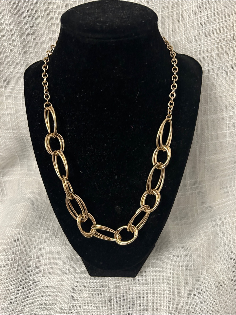 Vintage 90sGold Link Chain Necklace -signed SAQ never worn